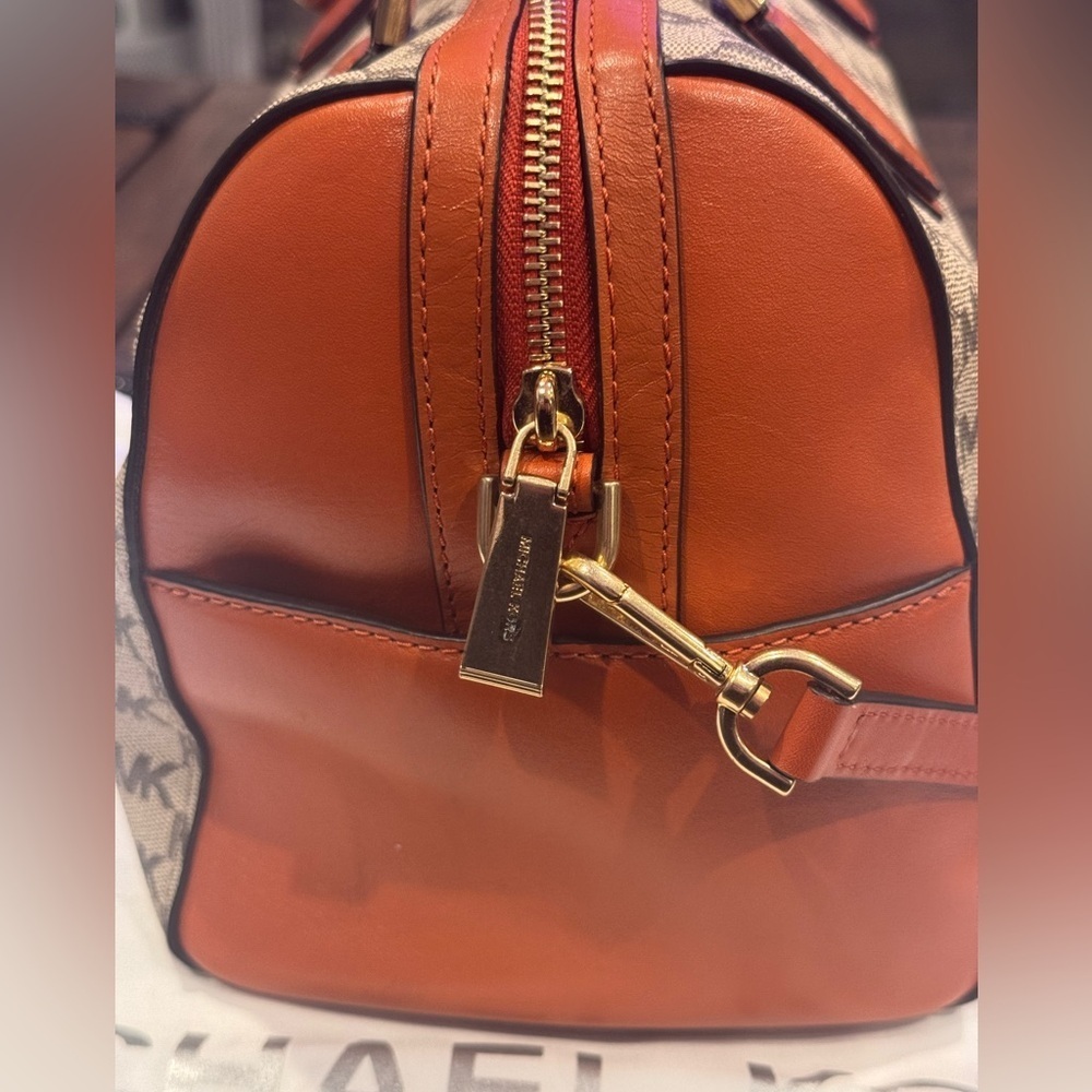 Michael Kors Mercer Duffle (EUC) - Picture 5 of 15